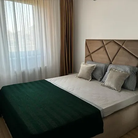 Roka 5 Apartman *