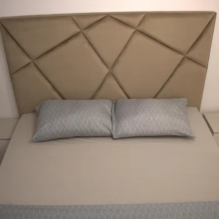 Roka 5 Apartman Bukarest